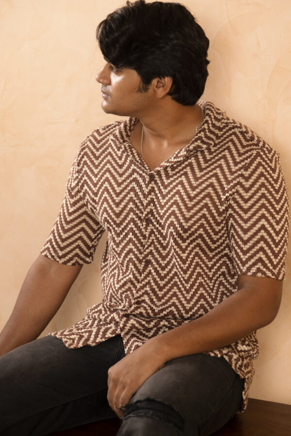 Men’s Textured Zigzag Knit Shirt